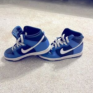 2Y nike shoes